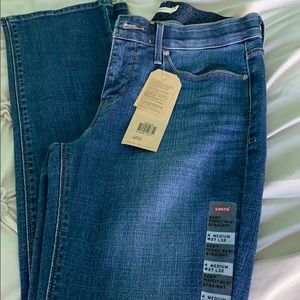 Levi’s 525 Perfect Waist Straight Jeans
